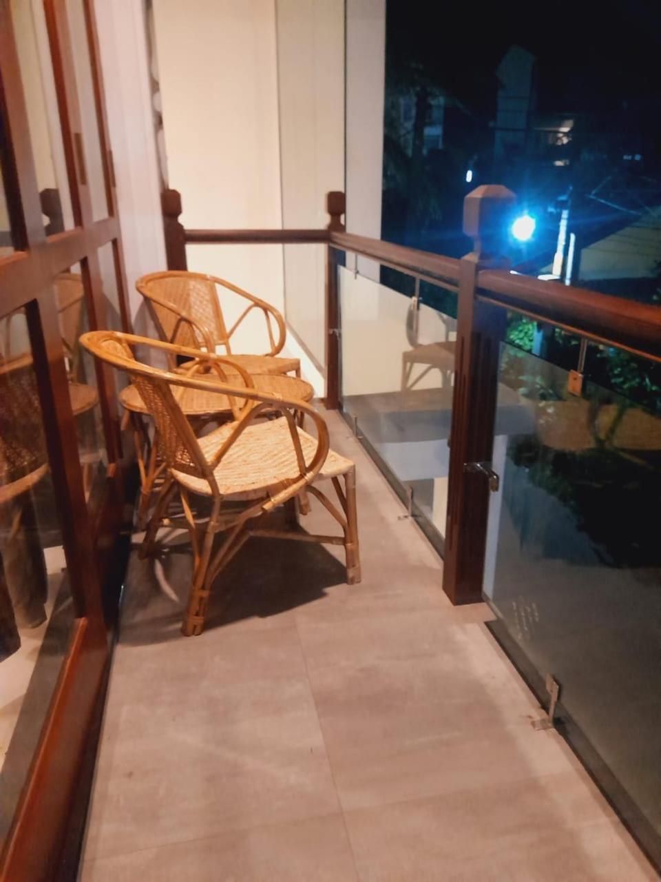 New Sea Lion Guest House Хиккадува Экстерьер фото