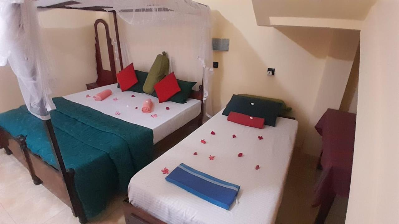 New Sea Lion Guest House Хиккадува Экстерьер фото