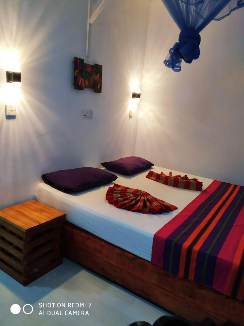 New Sea Lion Guest House Хиккадува Экстерьер фото