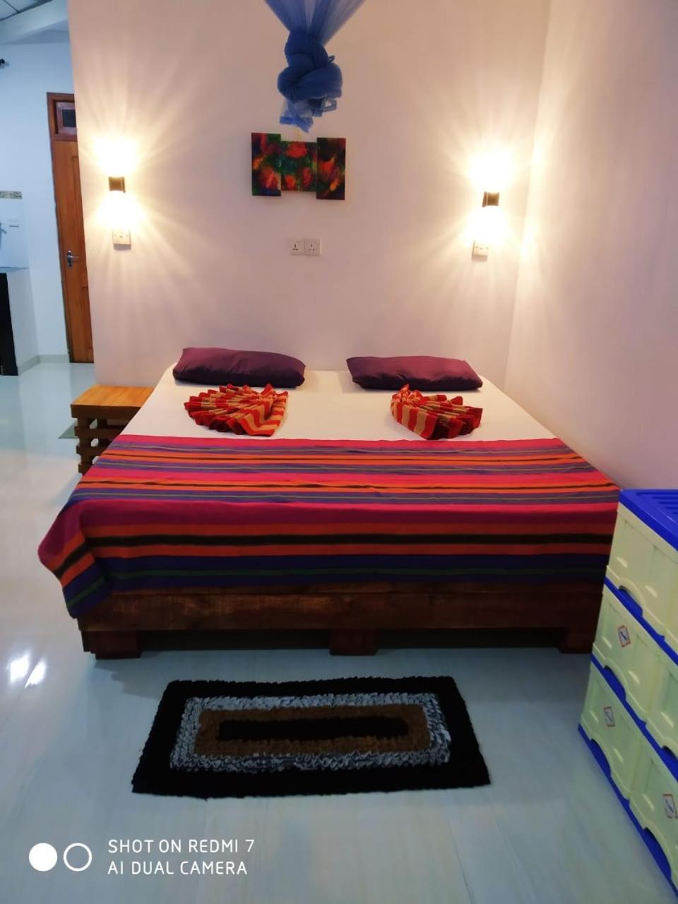 New Sea Lion Guest House Хиккадува Экстерьер фото
