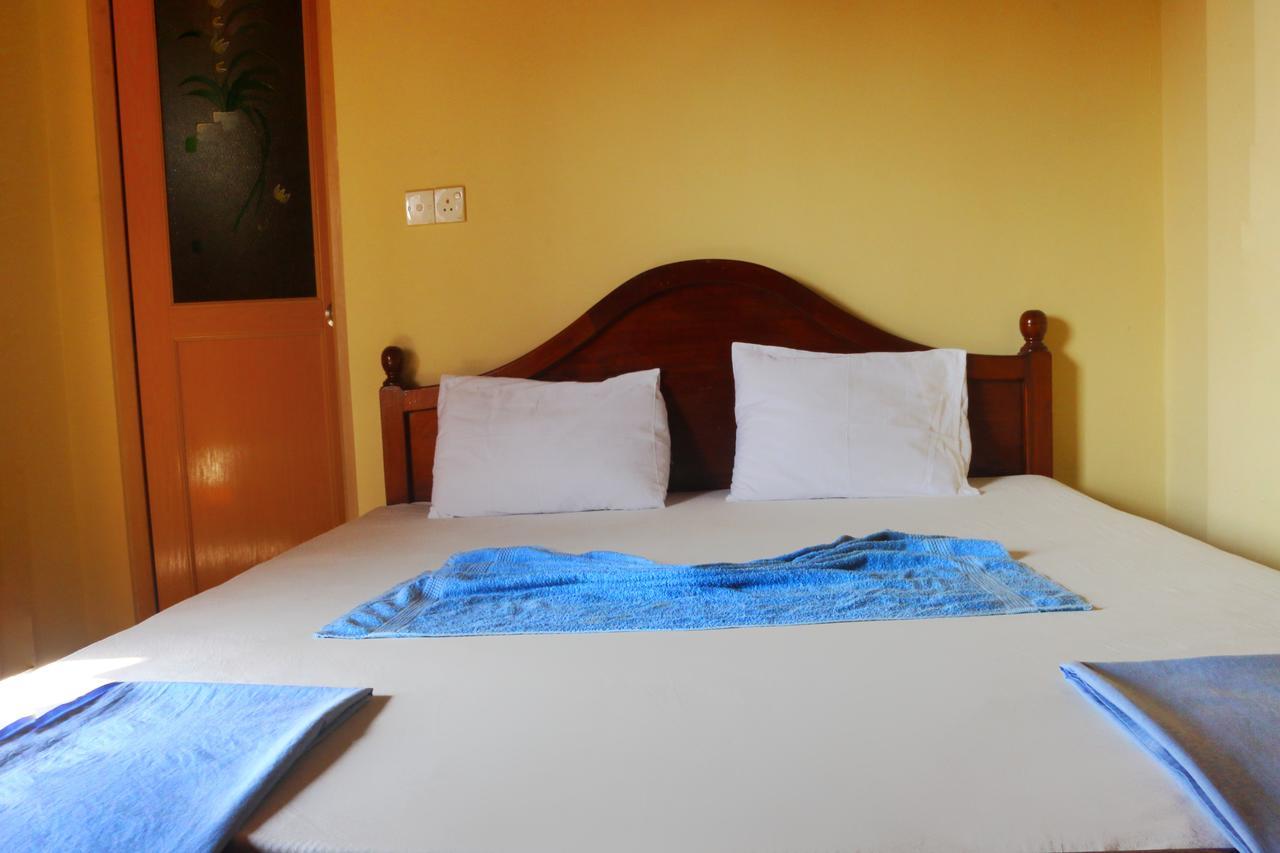 New Sea Lion Guest House Хиккадува Экстерьер фото